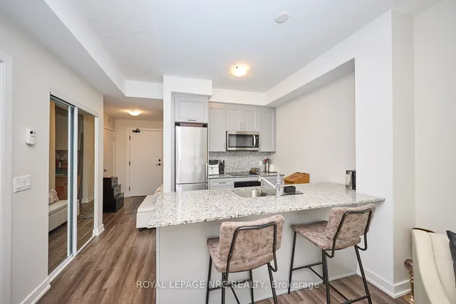 Additional image 6 of 600 North Service Rd Unit 415