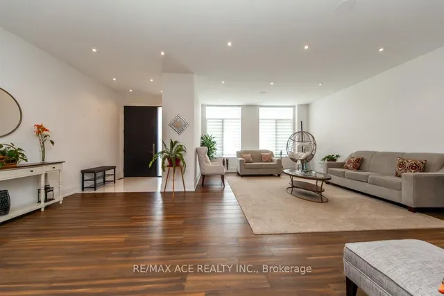 Additional image 2 of 44 Muir Dr