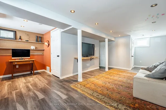 Additional image 24 of 157 Fielding Cres