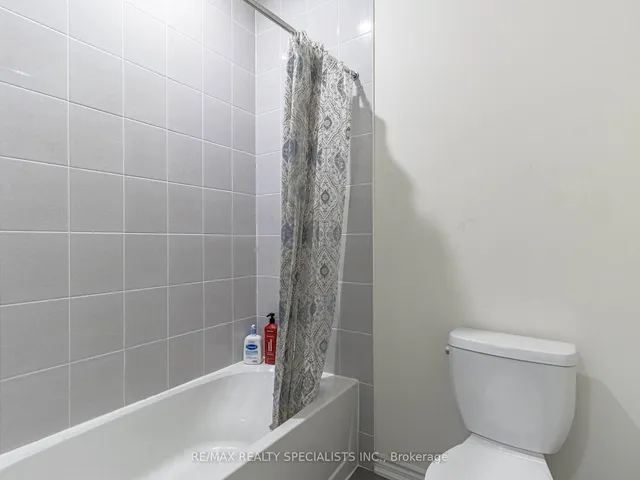 Additional image 29 of 37 Peak Dr