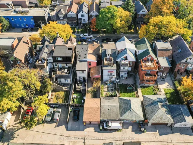 Additional image 35 of 696 Crawford St