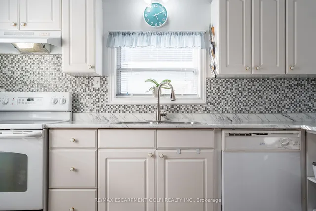 Additional image 13 of 34 Mayflower Ave