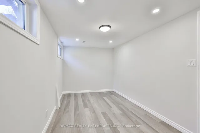 Additional image 15 of 4050 Dunmow Cres