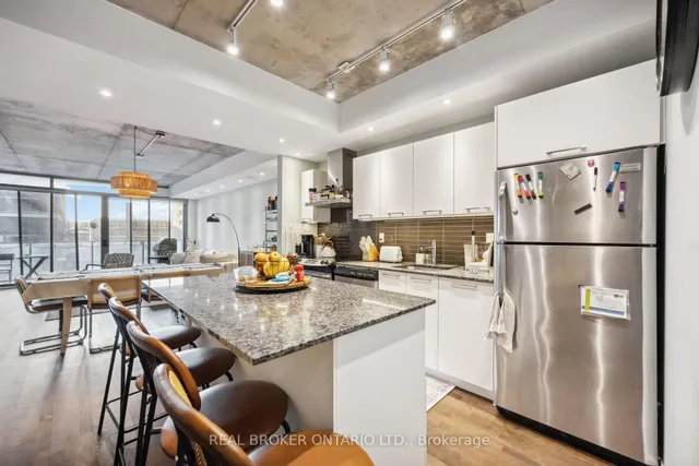 Additional image 3 of 95 Bathurst St Unit 222