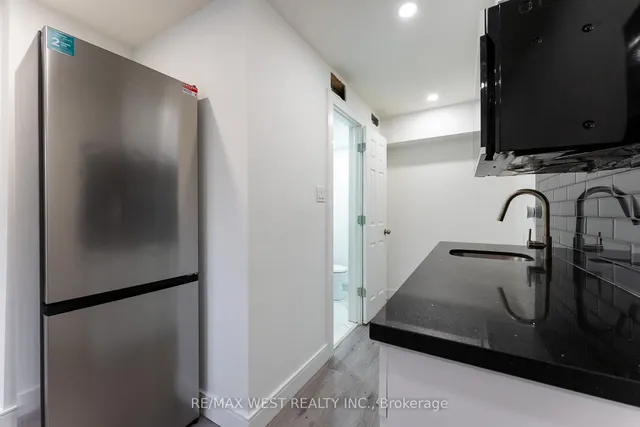 Additional image 44 of 102 Guestville Ave