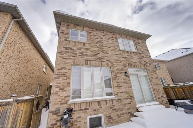 Additional image 47 of 119 Hazelton Ave