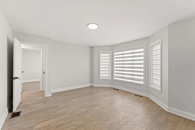 Additional image 38 of 43 Polonia Ave