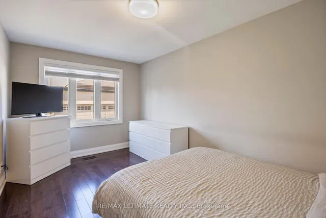 Additional image 18 of 8 Wall Ave