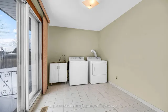 Additional image 18 of 41 Crane Crt