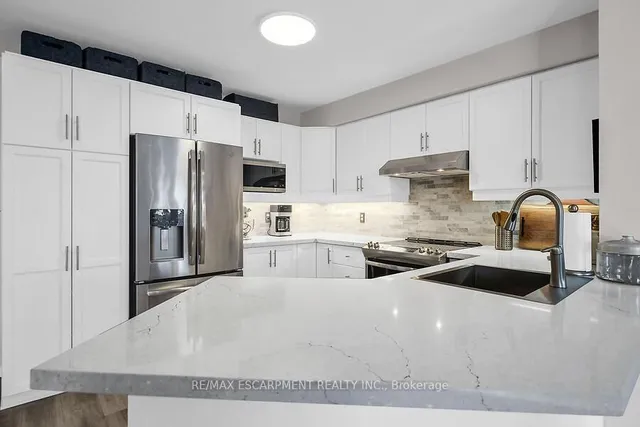 Additional image 8 of 104 FOXBOROUGH Dr