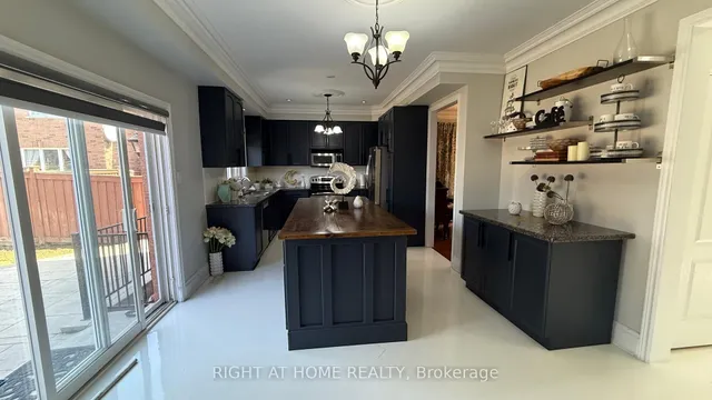 Additional image 5 of 7 Yellow Avens Blvd