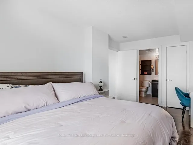 Additional image 18 of 100 Western Battery Rd Unit 1905