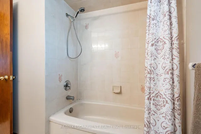 Additional image 33 of 35 Republic Ave