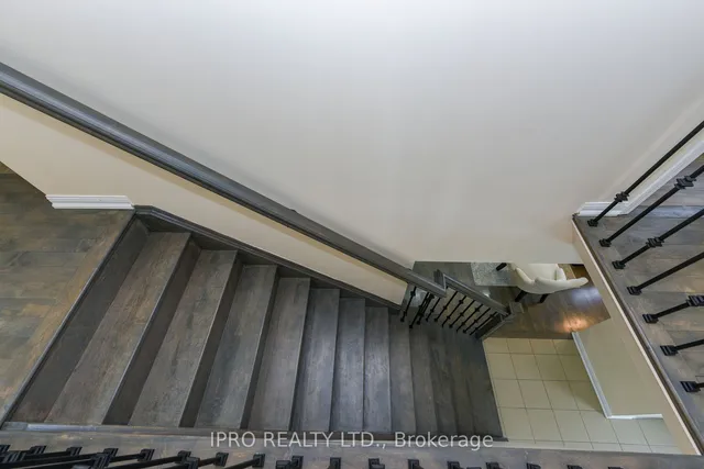 Additional image 27 of 113 Vanhorne Clse