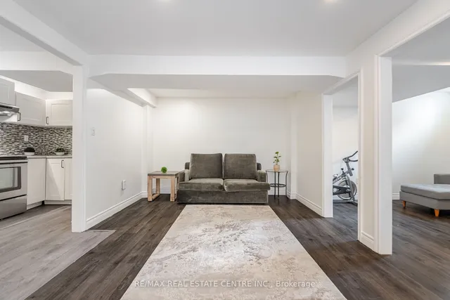 Additional image 30 of 577 Caverhill Cres