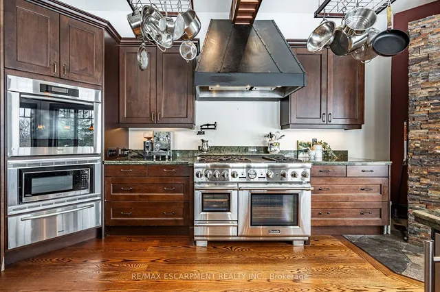 Additional image 11 of 76 Oak Ave