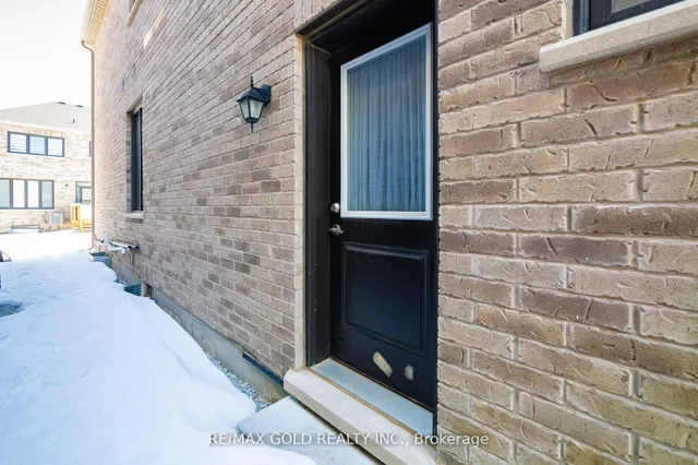 Additional image 4 of 474 Bergamot Ave