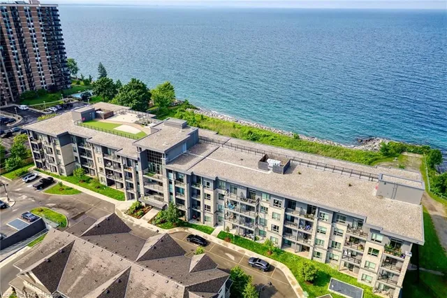 35 Southshore Cres Unit 111