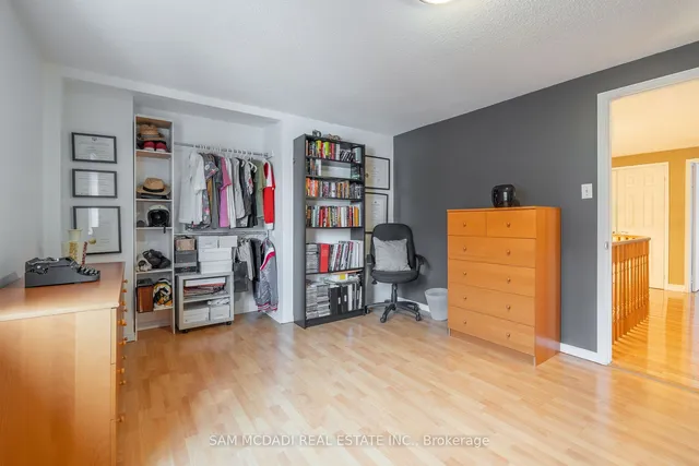 Additional image 29 of 69 Parkside Dr