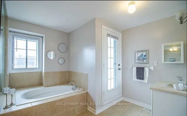 Additional image 19 of 132A Finch Ave