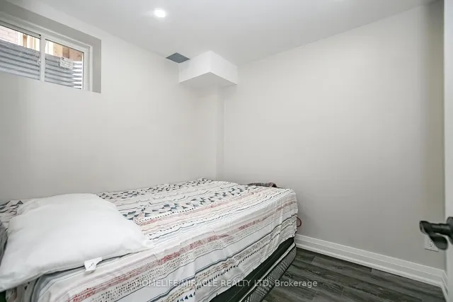 Additional image 44 of 5 Emily St