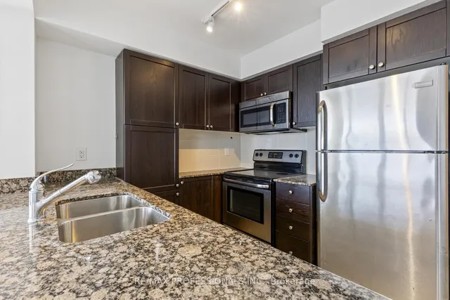 Additional image 11 of 800 Lawrence Ave Unit 1014