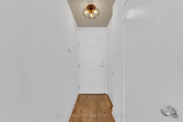 Additional image 3 of 954 King St Unit 323