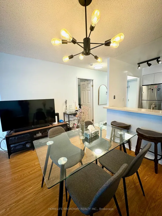 Additional image 11 of 7 Carlton St Unit 809