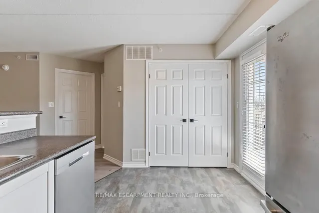 Additional image 12 of 1830 WALKERS Line Unit 301