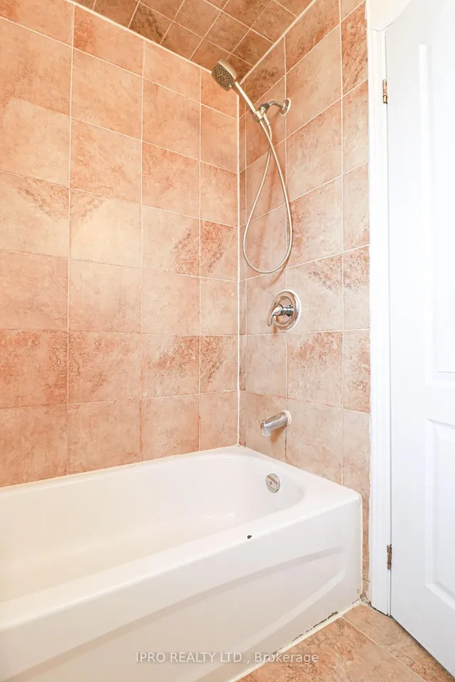 Additional image 9 of 15 Golding Ave