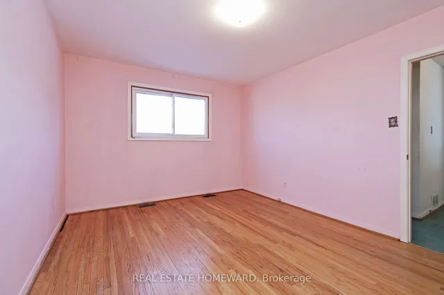 Additional image 27 of 36 Manorglen Cres