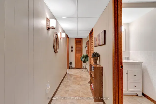 Additional image 35 of 158 Martinglen Cres
