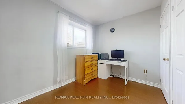 Additional image 16 of 91 Tineta Cres