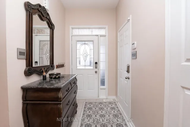 Additional image 4 of 4 Ash Crt