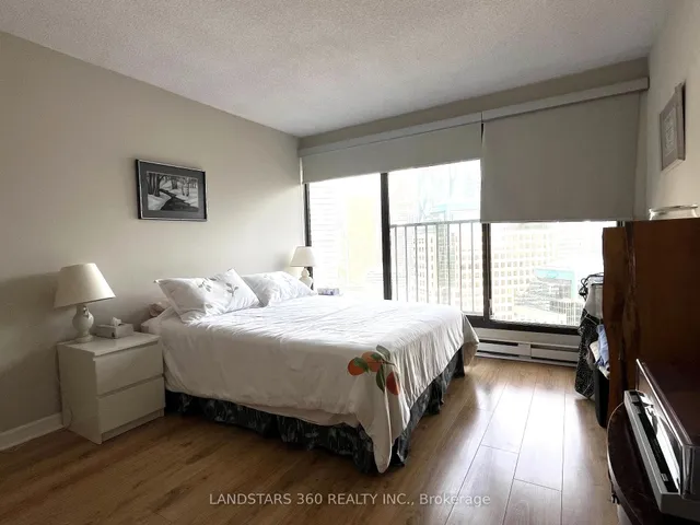 Additional image 21 of 55 Harbour Sq Unit 3311