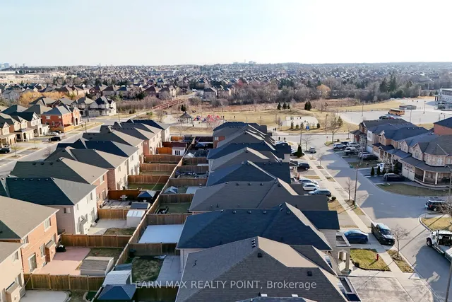 Additional image 35 of 60 Vanwood Cres