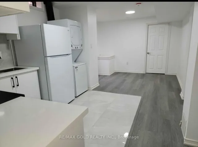 Additional image 26 of 26 Mossbank Dr