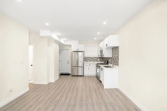 Additional image 10 of 922 Burlington St