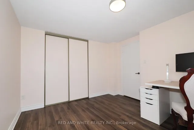 Additional image 18 of 25 Upper Canada Dr Unit 34