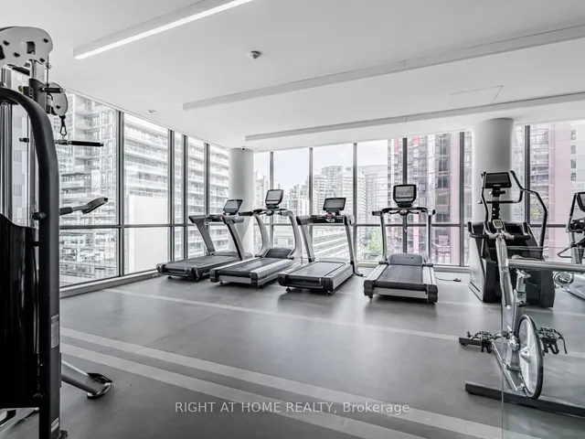 Additional image 27 of 8 charlotte St Unit 1603