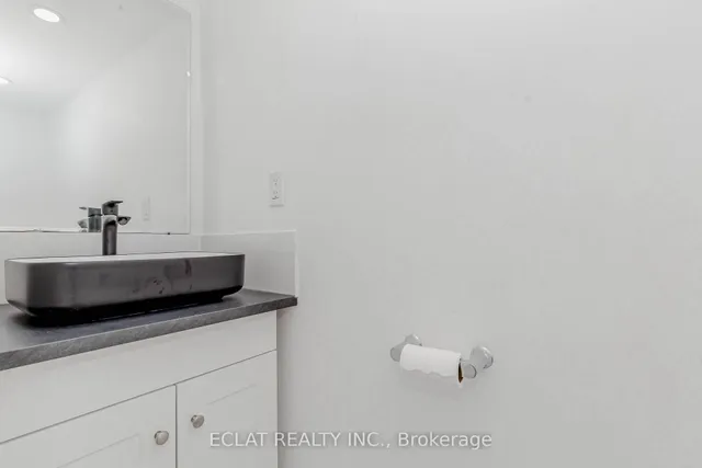 Additional image 43 of 32 Nanaimo Cres