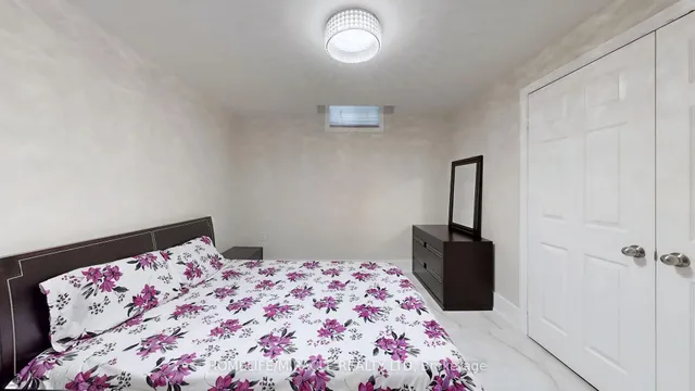 Additional image 25 of 24 Royal Rouge Tr