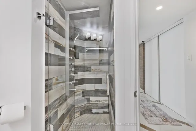 Additional image 12 of 99 Harbour Sq Unit 2002