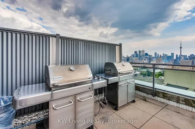 Additional image 42 of 736 Spadina Ave Unit 1411