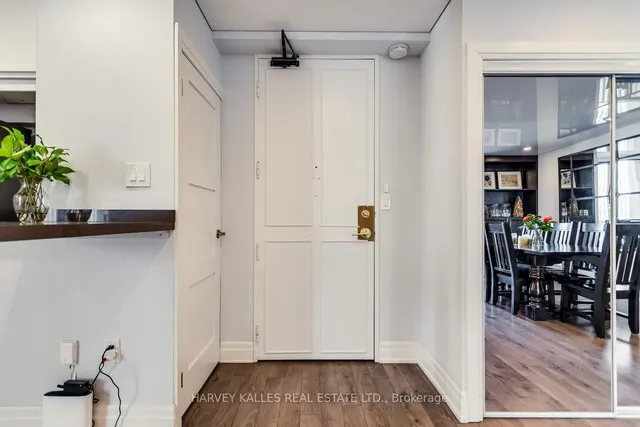 Additional image 6 of 33 Harbour Sq Unit 2440