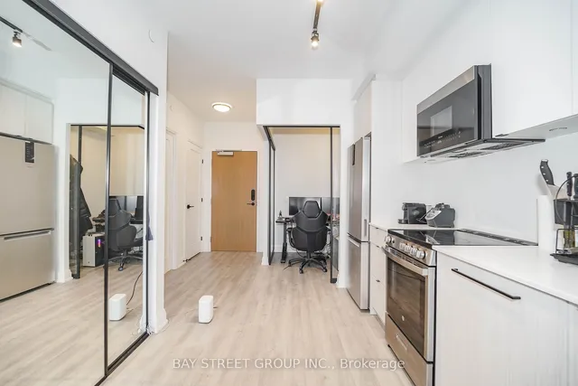 Additional image 13 of 2369 Danforth Ave Unit 711