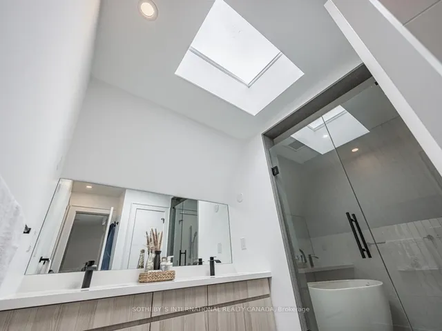 Additional image 40 of 6 Twenty Fifth St