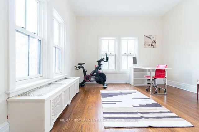 Additional image 40 of 293 Park St