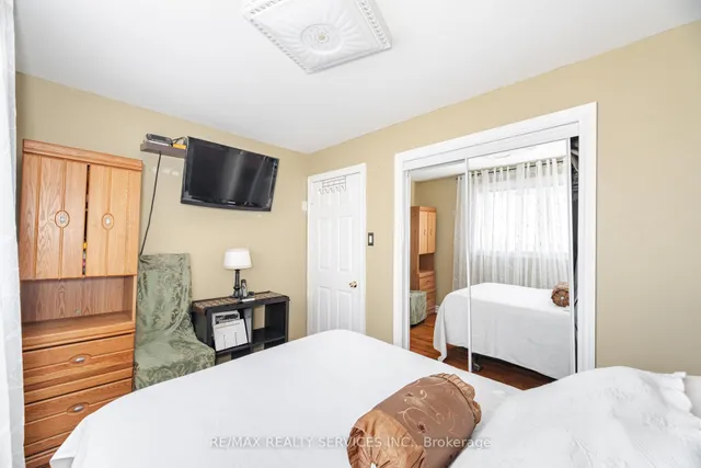 Additional image 18 of 19 Town House Cres