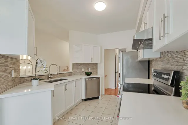 Additional image 11 of 176 Manitoba St Unit 7